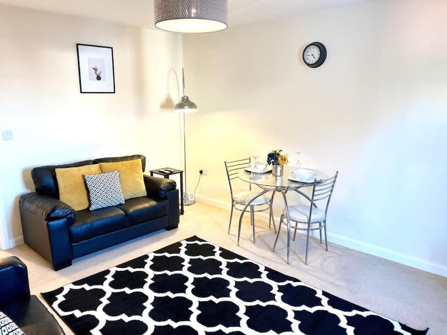 Amazing 2-Bed City Centre Apt With Parking Coventry Eksteriør bilde