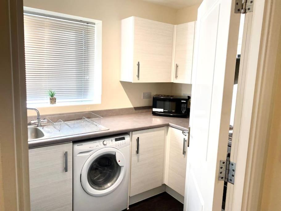 Amazing 2-Bed City Centre Apt With Parking Coventry Eksteriør bilde