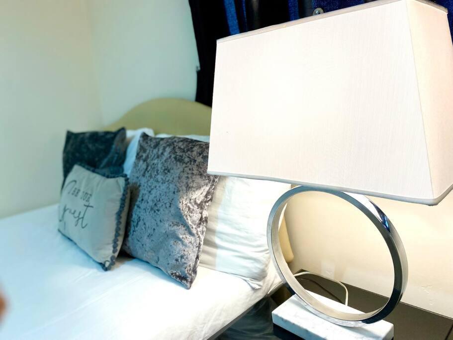 Amazing 2-Bed City Centre Apt With Parking Coventry Eksteriør bilde