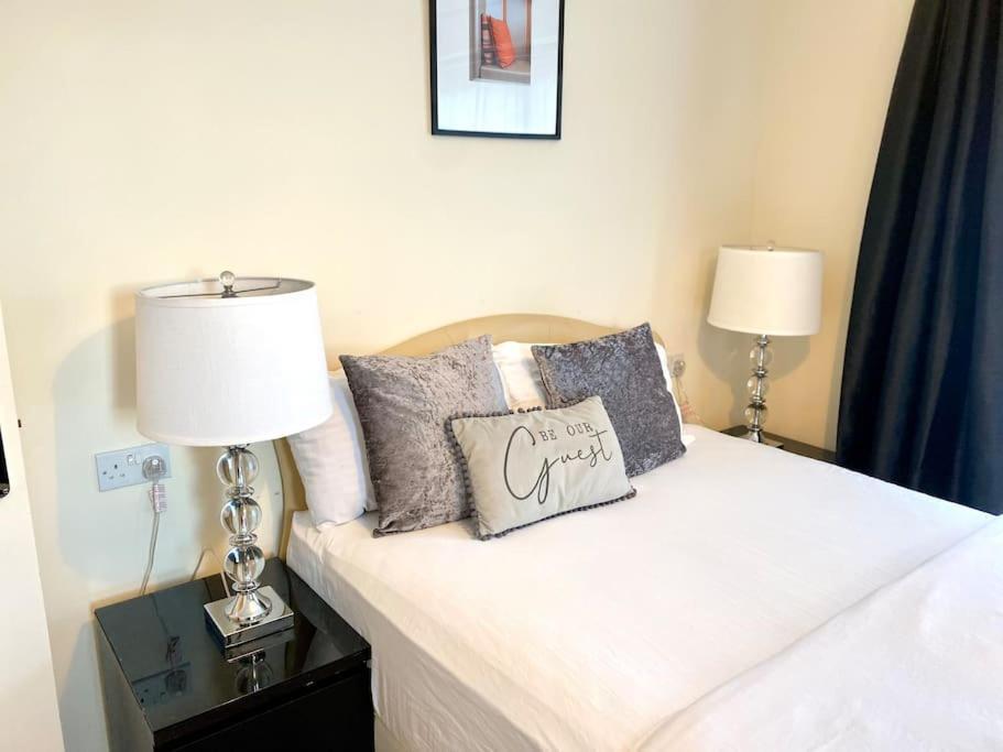 Amazing 2-Bed City Centre Apt With Parking Coventry Eksteriør bilde